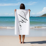 Toalha De Praia Caligrafia moderna Hubby Honeymoon<br><div class="desc">Abraçar a elegância do eterno com a nossa coleção de Casamentos Modernos Minimalistas no Zazzle. Descubra designs elegantes e linhas limpas que trazem um toque de sofisticação para seu dia especial. Dos convites à apresentação de na moda, a nossa seleção ordenada garante que o seu casamento reflita o seu estilo...</div>