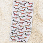 Toalha De Praia Cão de Enchimento<br><div class="desc">Enchidos bonitos de Dachshund ou cachorros-salsicha em tricô malhado. Perfeito para amantes de cachorros e ambulantes de cães.</div>