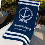 Toalha De Praia Casamento Personalizado de Âncora Azul Marinho Náu<br><div class="desc">O favor de casamento em toalha de praia náutica em formato vertical apresenta uma âncora elegante de barco emoldurada por uma corda pontilhada e acentuada com faixas horizontais pré-definidas. Personalize o texto personalizado com seu monograma de casamento e o local de destino. O design inclui um esquema clássico de cor...</div>