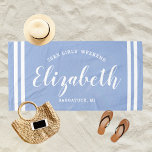 Toalha De Praia Chambray Blue Girls Weekend Nome Personalizado<br><div class="desc">Design personalizado de toalha de praia para uma viagem de fim de semana feminina apresenta um nome personalizado em um roteiro moderno, escrevendo por listras costeiras, com texto personalizado para a ocasião. A cor de fundo azul do chambray pode ser modificada. Visite nosso compro para obter outras opções de cor....</div>