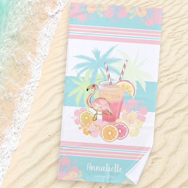 Toalha De Praia Coquetel tropical e Flamingo Monograma (Tropical Cocktail and Flamingo Monogram Name Beach Towel)