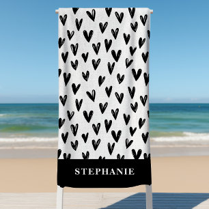 Toalha De Praia Corações de Doodle Preto e Branco Personalizados