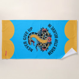 Toalha De Praia Espírito Sem Medo: Arte de Cobra Ousada e Rosas