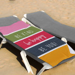 Toalha De Praia Estenda a paleta de cores em forma de lama<br><div class="desc">Toalha de praia listrada de paleta colorida com aspas positivas. O texto diz: "Seja gentil seja feliz seja você!" e é escrito à mão e à tipografia caprichosa. O design tem 5 listras coloridas em rosa, verde, cera, azul e amarela. Um design feliz e alegre para o jardim, piscina ou...</div>