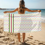Toalha De Praia Estrelas Estudadas Coloridas Personalizadas<br><div class="desc">Uma combinação popular de estrelas coloridas com uma faixa de sotaque de castanho,  verde,  branco e vermelho.</div>