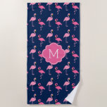 Toalha De Praia Flamingos De Diversão Monogramados<br><div class="desc">Design de tendências e monogramas quic com um padrão legal e popular de flamingos rosa.</div>