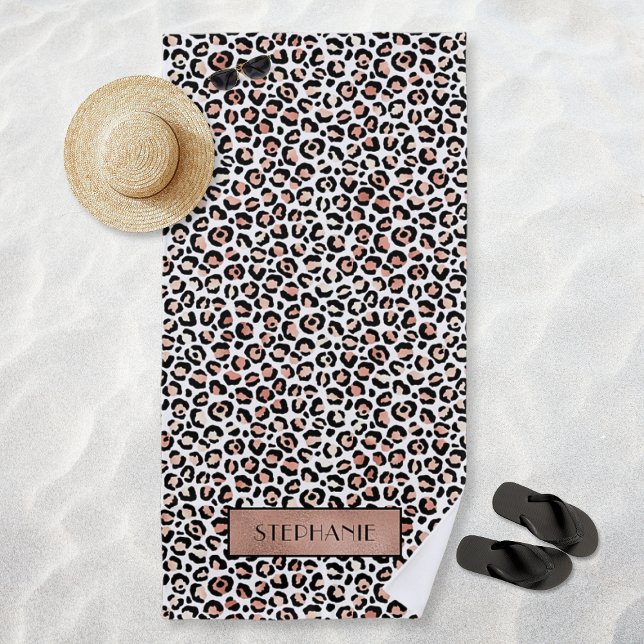 Toalha De Praia Impressão Leopardo Dourada de Rosa Chic Personaliz (Chic Rose Gold Leopard Print Personalized Beach Towel)