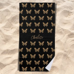 Toalha De Praia Letras pretas de borboletas douradas, nome do padr<br><div class="desc">Um fundo preto decorado com borboletas ouros. Personalize e adicione seu nome.</div>