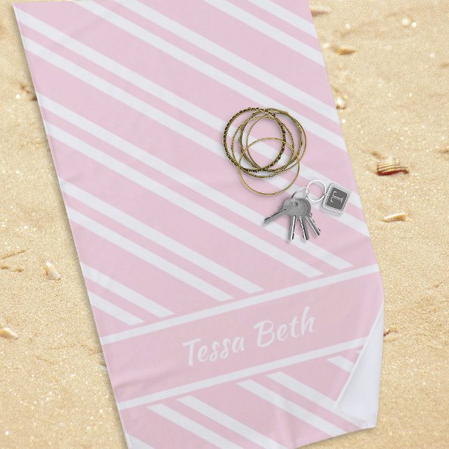 Toalha De Praia Listras brancas e rosa pálido personalizadas (Pale pink and White Striped Beach Towel to personalize for your next vacation!)