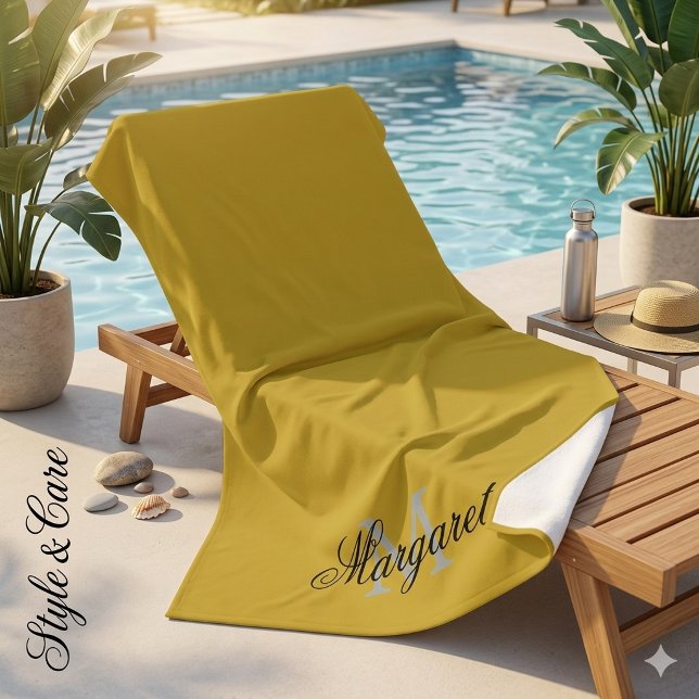 Toalha de Praia M Dourada Personalizada com Nome e (Custom M Gold Beach Towel with Name and Initial)