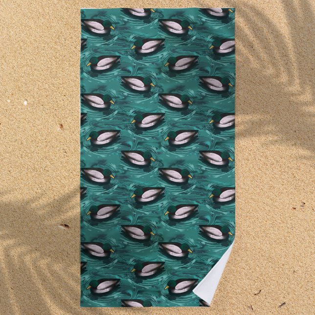 Toalha De Praia Mallards Nadando no Padrão de Água (Mallard Pattern Beach Towel)