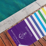 Toalha De Praia Manutenção Colorida de Solteiros Náuticos<br><div class="desc">Esta toalha de praia personalizada é o presente perfeito para o noivo e seus convidados num fim de semana solteiro na costa. Ele apresenta um esquema de cores marinho e branca, com um design costeiro que inclui o nome do noivo e a localização do evento. Feita de materiais macios e...</div>