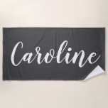 Toalha De Praia Mínima Moderna Caligrafia Nome Preto Branco<br><div class="desc">Toalha simples de praia com design moderno e elegante,  em preto e branco.</div>