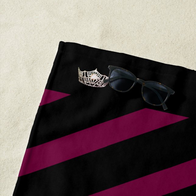 Toalha De Praia Miss América Merlot Wine Strike Crown Beach Towel (In Situ)