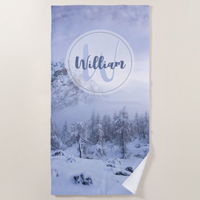 Toalha De Praia Monograma da floresta de névoa das maravilhas do i (Frente)