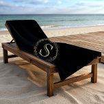 Toalha De Praia Monograma Dourado Wreath Personalizado<br><div class="desc">Este design foi criado através da arte digital. Pode ser personalizado escolhendo a opção personalizar mais. Entre em contato comigo em colorflowcreations@gmail.com se você quiser usar este design em outro produto. Compre minha pintura de acrílico abstrato original para venda em www.etsy.com/shop/colorflowart. Veja mais das minhas criações ou siga-me em www.facebook.com/colorflowcreations,...</div>