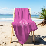 Toalha De Praia Monograma legal de Script de Tendência Rosa Monocr<br><div class="desc">Apresentando nossa Legal Toalha Monocromática de Praia Monogramas - o epítome do luxo personalizado para suas excursões na praia. Esta toalha de praia monográfica não é apenas uma praia essencial; é uma declaração de moda. O elegante e simples monograma minimalista, junto com a escrita da moda, adiciona um toque de...</div>