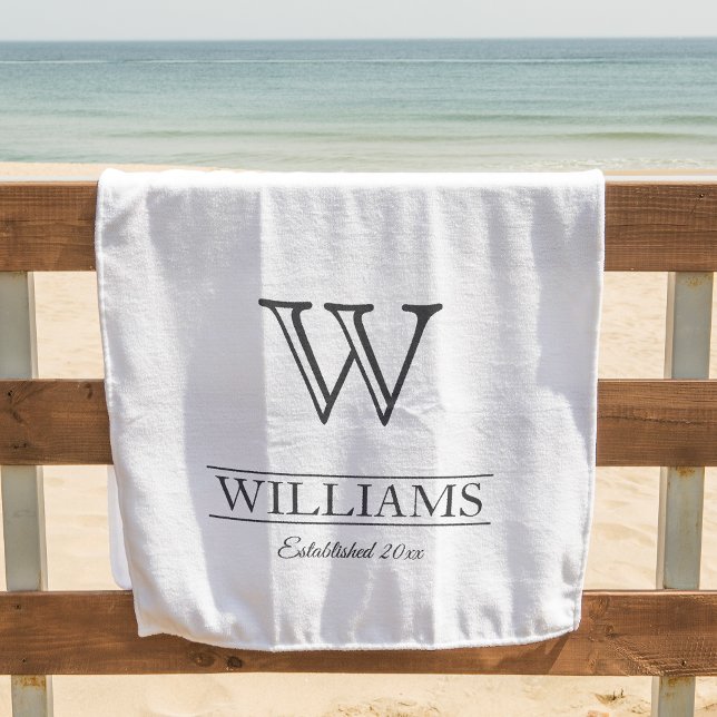 Toalha De Praia Nome da Família Monograma de Classificação Elegant (Celebrate your family with this elegant beach towel that has your monogram and name.)