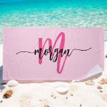 Toalha De Praia Nome de Monograma de Rapariga de Script Moderno Ro<br><div class="desc">Faça um salto com a nossa Torre de Praia da Girly Monograma do Roteiro Moderno Rosa Quente! Apresentando um vibrante design cor-de-rosa-quente e personalizado com seu nome em um elegante roteiro moderno, esta toalha adiciona um toque de na moda na sua praia ou no seu olhar ao lado do polo....</div>