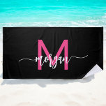 Toalha De Praia Nome do Monograma da Rapariga Preta-Rosa Quente<br><div class="desc">Faça um salto com a nossa Torre de Praia da Girly Monograma do Roteiro Moderno Rosa Quente! Apresentando um vibrante design cor-de-rosa-quente e personalizado com seu nome em um elegante roteiro moderno, esta toalha adiciona um toque de na moda na sua praia ou no seu olhar ao lado do polo....</div>