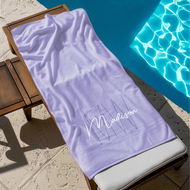 Toalha De Praia Nome do Monograma Moderno - Script Puro (Modern Monogram Name Script Purple Beach Towel)