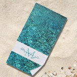 Toalha De Praia Nome Monograma Water Beach Towel<br><div class="desc">Esta toalha de praia de na moda é decorada com um design de água em tons de turquesa e azul. Facilmente personalizável com seu nome e monograma.</div>