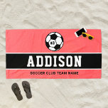 Toalha De Praia Nome Personalizado do Jogador de Futebol Coral<br><div class="desc">Design de toalha de praia personalizada para crianças e adolescentes apresenta uma bola de futebol personalizada com o número uniforme do jogador, texto personalizado para o primeiro ou sobrenome do jogador e texto moderno para o nome do time do futebol. Faz um presente de favor único para torneios e festas...</div>