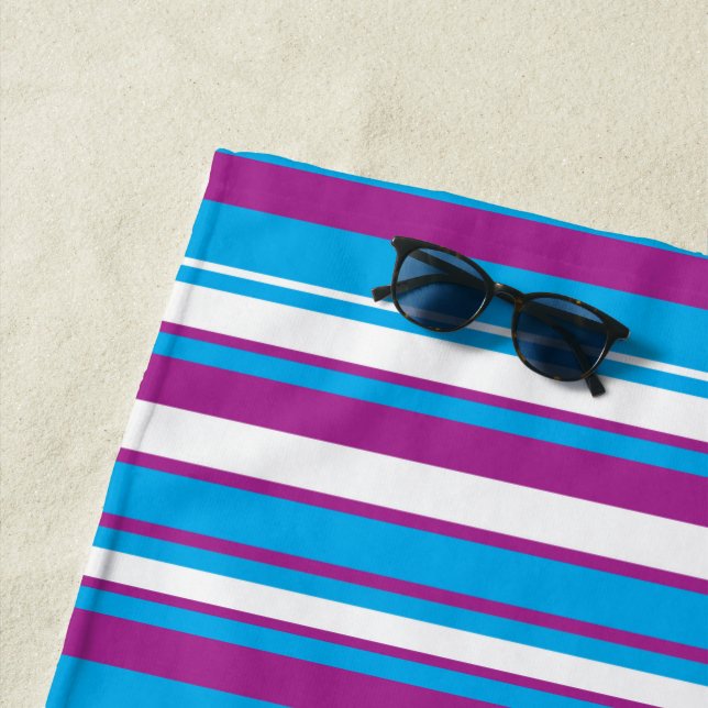 Toalha De Praia Ocean Breeze Diagonal Stripe Beach Towel (In Situ)