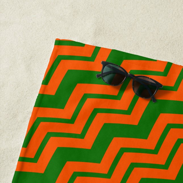 Toalha De Praia Orange Green Chevron Zigzag Design  (In Situ)