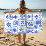 Toalha De Praia Padrão de Abstrato branco azul moderno monograma<br><div class="desc">Monograma,  Abstrato Branco Branco moderno,  Toalha de Praia apresenta um padrão de objetos abstrato com o seu monograma personalizado no centro. Presente perfeito para ela no Natal,  aniversário,  Dia de as mães e muito mais se for namorada,  irmã,  mãe,  amigos. Criado pelo Evco Studio www.zazzle.com/store/evcostudio</div>