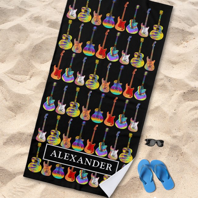 Toalha De Praia Padrão de Violão Personalizado (Colorful funky guitar pattern on black personalized name beach towel for guitarist musician  )
