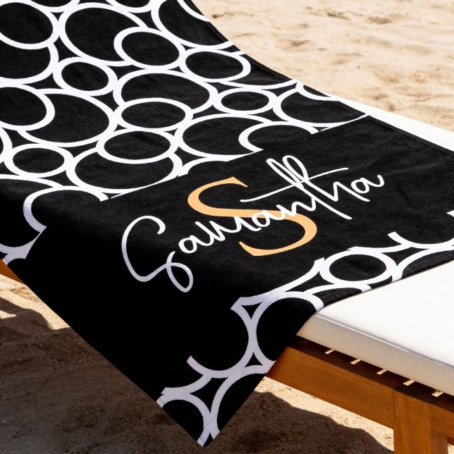 Toalha De Praia Padrão do círculo preto e branco com monograma (black and white personalized beach towel)