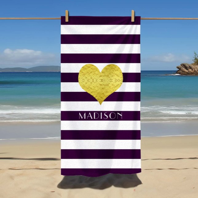 Toalha De Praia Padrão Dourado de Stripes Roxas de Nome Roxo (Gold Heart Name Purple Stripes Pattern Beach Towel.)