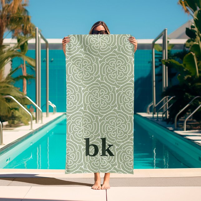 Toalha De Praia Padrão verde de sábio moderno monograma (sage green pattern beach towel with monogram)