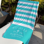 Toalha De Praia Palm Tree Stripe Aqua Monograma<br><div class="desc">Libere suas víbias de praia com a Torre Náutica de Palma Stripe Monograma Beach Torne-se pronto para aqueles dias divertidos de praia com esta Torre Náutica de Praia Monograma Stripe. Com um design de na moda e um toque pessoal, é perfeito para se deitar na costa, piqueniques pelo oceano, ou...</div>