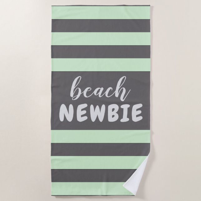 Toalha De Praia Pastel Green Stripes Custom Text Beach NEWBIE (Frente)