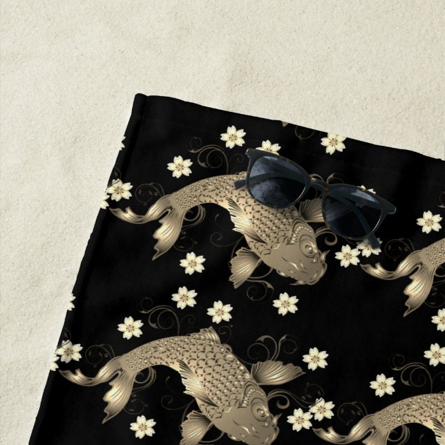 Toalha De Praia Peixe-koi, preto oriental e ouro, elegante floral (In Situ)
