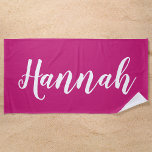 Toalha De Praia Personalizar Script de Tendência Nome Personalizad<br><div class="desc">Personalize esta toalha de praia de caligrafia,  com o seu nome! Esta é a versão escura da fúcsia. Excelente para as suas férias de verão,  festas de solteira,  acampamento de verão para crianças,  ou férias de primavera!</div>
