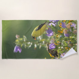 Toalha De Praia Pintassilgo em uma Flor de Campainha 