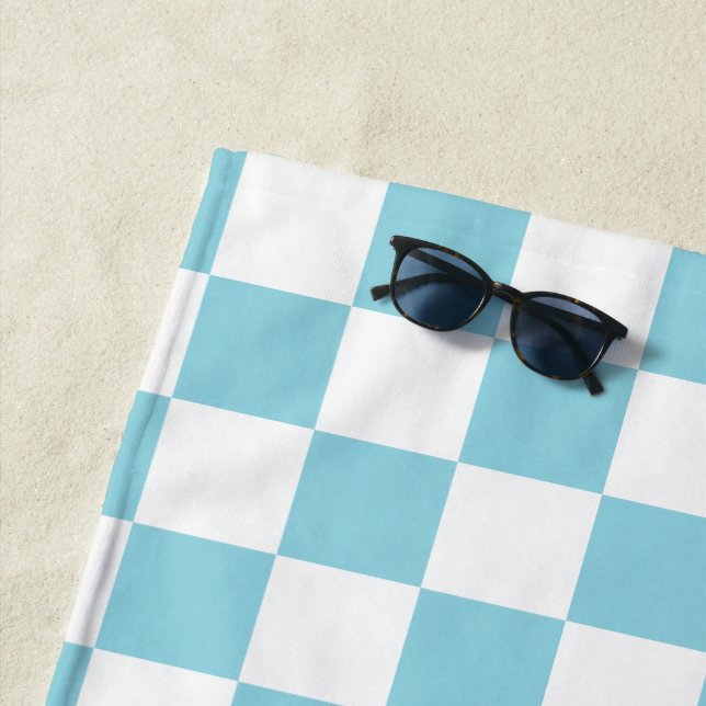 Toalha De Praia Robin Egg Blue com padrão quadrado branco (In Situ)