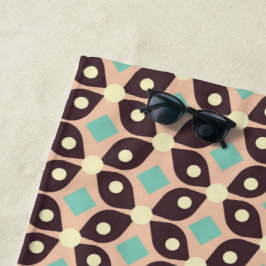 Toalha De Praia Seamless geometric pattern in dark brown leaf 