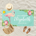 Toalha De Praia Tropical Flamingo Aqua Girls Weekend Nome Personal<br><div class="desc">Design de toalha de praia personalizada para as férias de fim de semana (ou outra ocasião) para meninas, apresenta um nome personalizado em um roteiro moderno, escrevendo por um flamingo bonito rosa e folhas de palma tropical exuberantes e flores de hibisco. As cores vibrantes incluem cor rosa, magenta, amarela, verde,...</div>