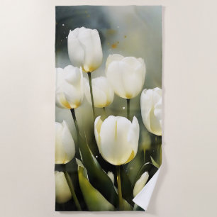 Toalha De Praia Um bando de Tulipas Brancas em um Jardim Serene