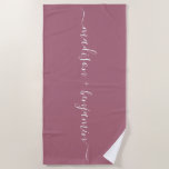 Toalha De Praia Xic Novo Monograma Nomes Roxo<br><div class="desc">Toalha de praia com monogramas chic com os nomes das recém-casadas em caligrafia branca elegante manuscrita num fundo roxo. Basta adicionar seus nomes. Presente perfeito para o novo casal ou casal noivo. Desenvolvido exclusivamente para você pelo Happy Dolphin Studio. Se precisar de ajuda ou produtos correspondentes, entre em contato conosco...</div>