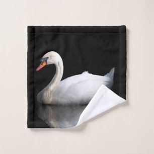 Toalha De Rosto Cisne branco sobre preto