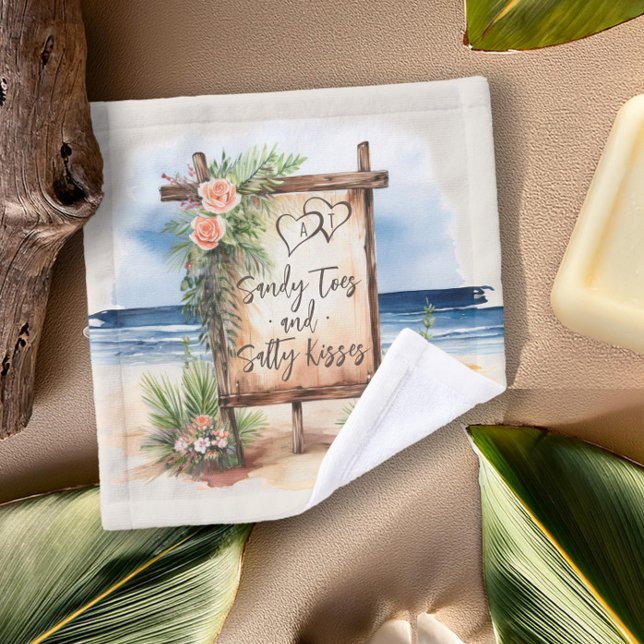 Toalha De Rosto Favor de Casamento de Praia Oceanfront (Wedding favor wash cloth for sandy toes! from the Sunset Beach Wedding Collection by Darling & May)