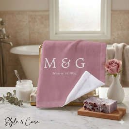 Toalha De Rosto Monograma Personalizado e Data Personalizada Rosa 