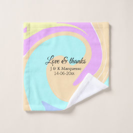 Toalha De Rosto Nome colorido do casamento de mármore com amor e o