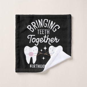 Toalha De Rosto Trazendo os Dentes Junto - Ortodontista