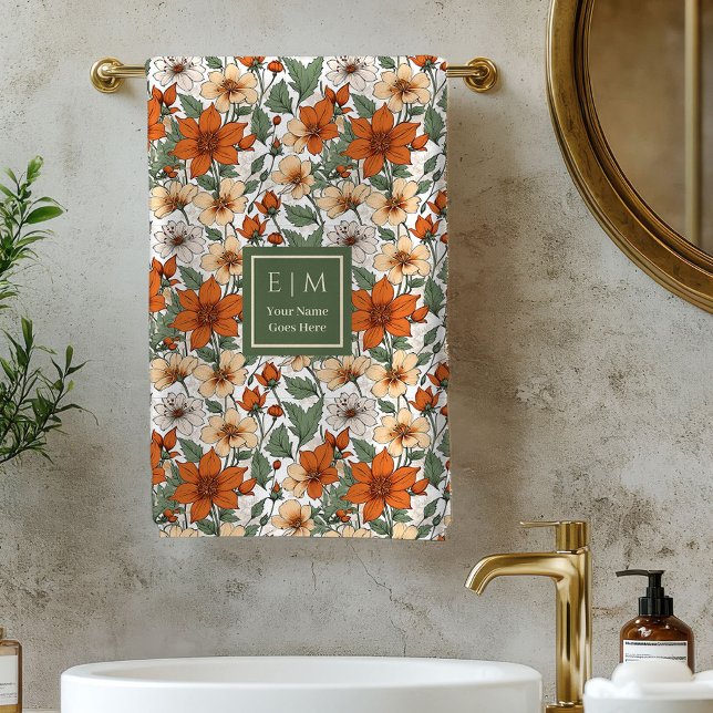 Toalha Personalizada de Oliva Floral de Outono Fre (Fresh Autumn Floral Olive Rust Personalized Towel)